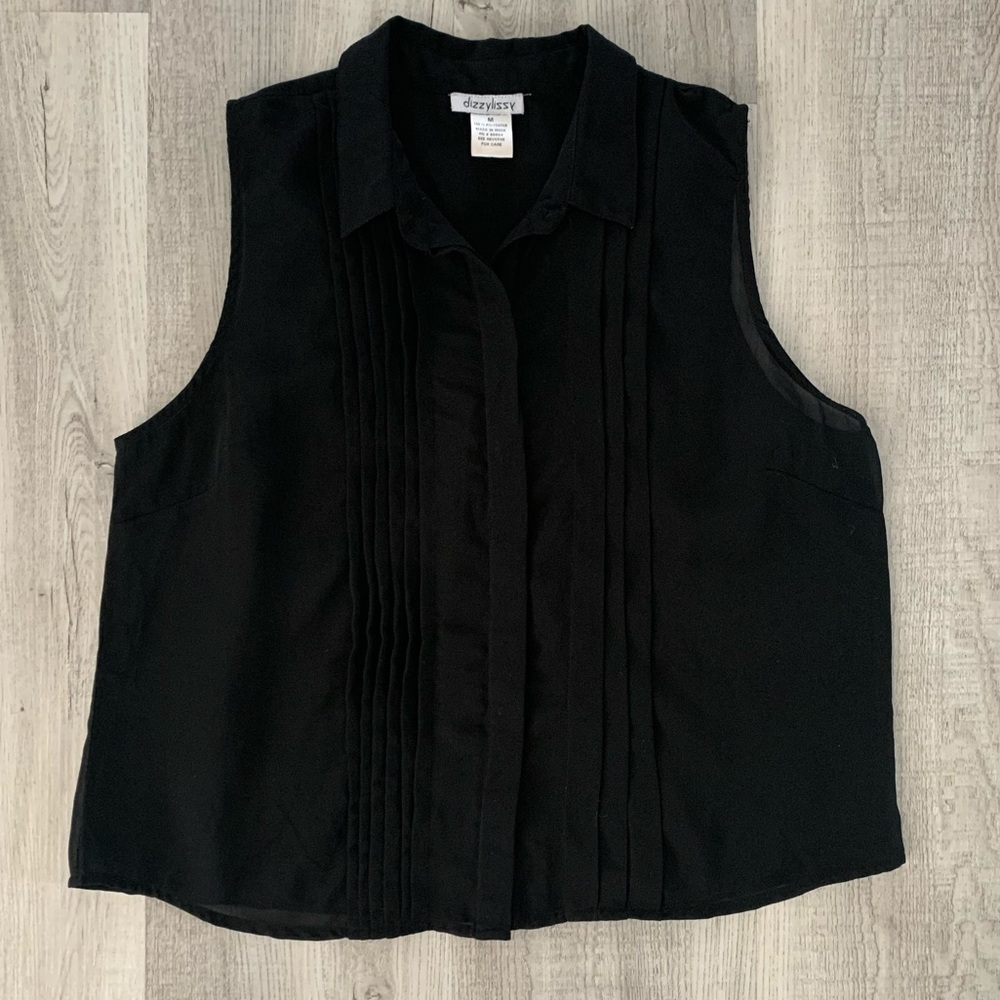 Cropped black sleeveless blouse